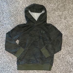 Under Armour boys size S green camo sherpa hoodie